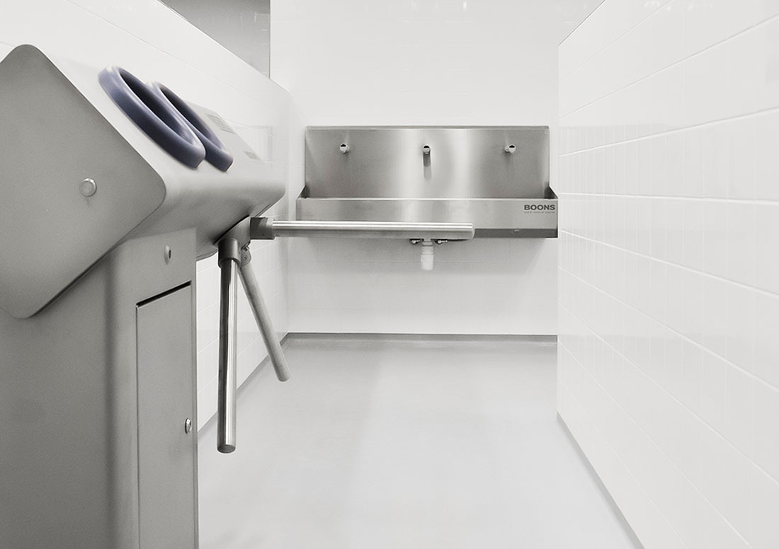 persoonlijke hygiëne hygienesluis RVS handwasgoot hygienestation HDK XL handdesinfectie draaikruis BoonsFIS