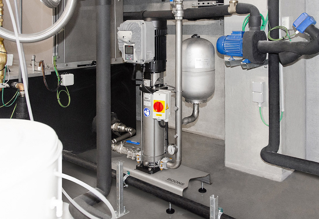 desinfectie en schuiminstallaties centrale decentrale reinigingssystemen drukverhogingsunit pomp unit eSPU Boons FIS